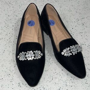 Adrianna Vittadini Black Velvet Crystal Embellished Flats – Size 6.5 – Elegant
